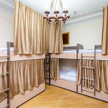 Areva Hostel & Apartment エレバン エクステリア 写真