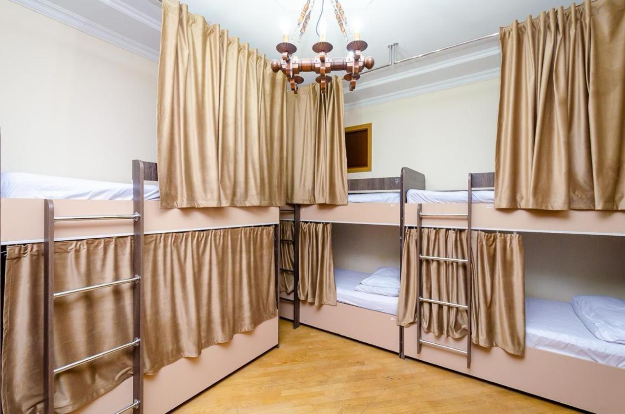Areva Hostel & Apartment エレバン エクステリア 写真