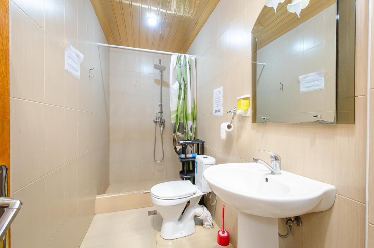 Areva Hostel & Apartment エレバン エクステリア 写真